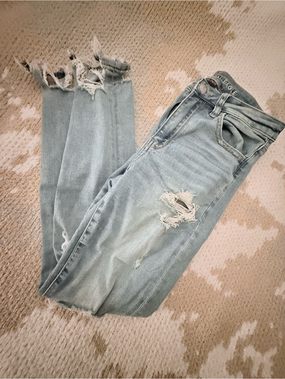 American Eagle Distressed Women's Jeans - Light Blue